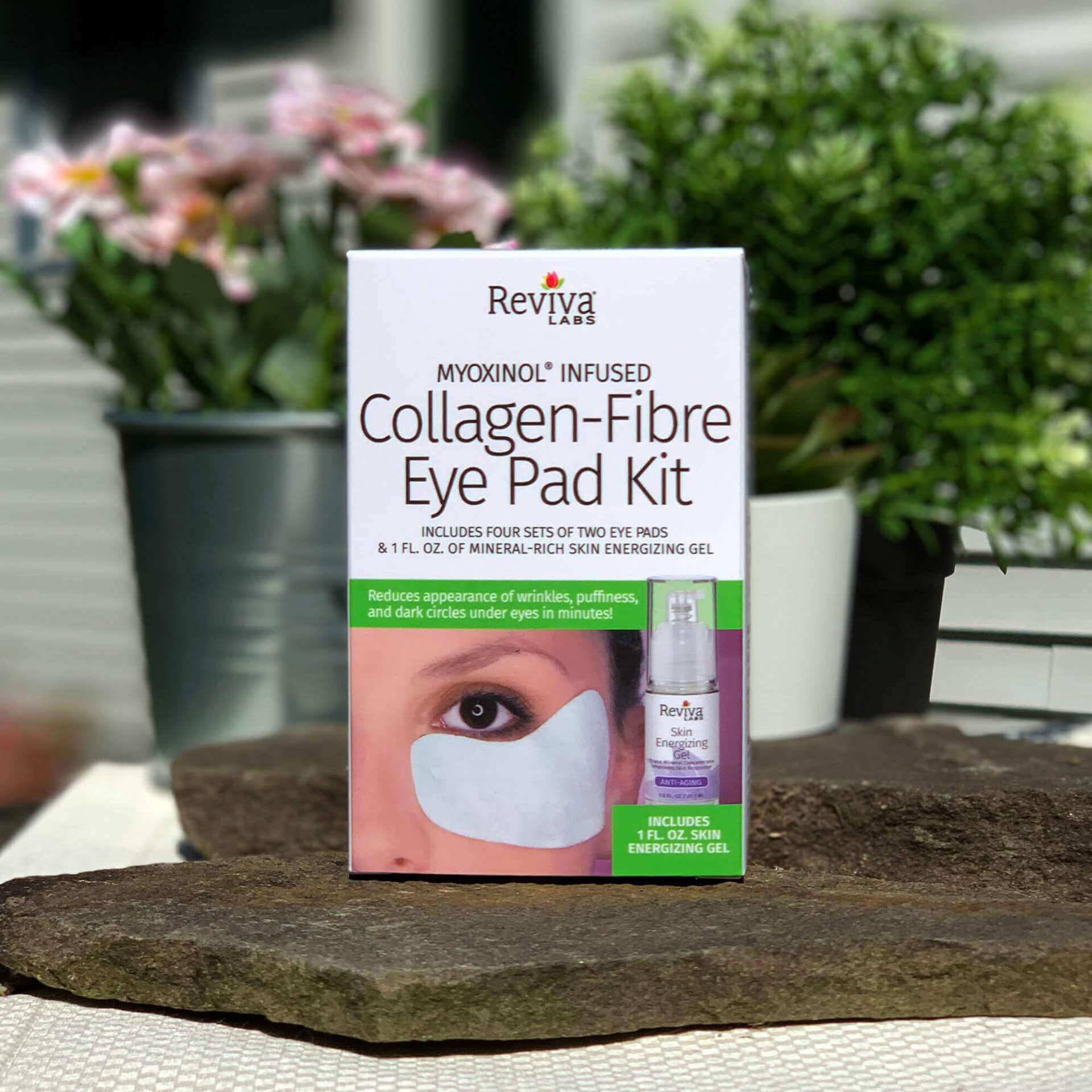 collage fibre eye pad kit outside on table