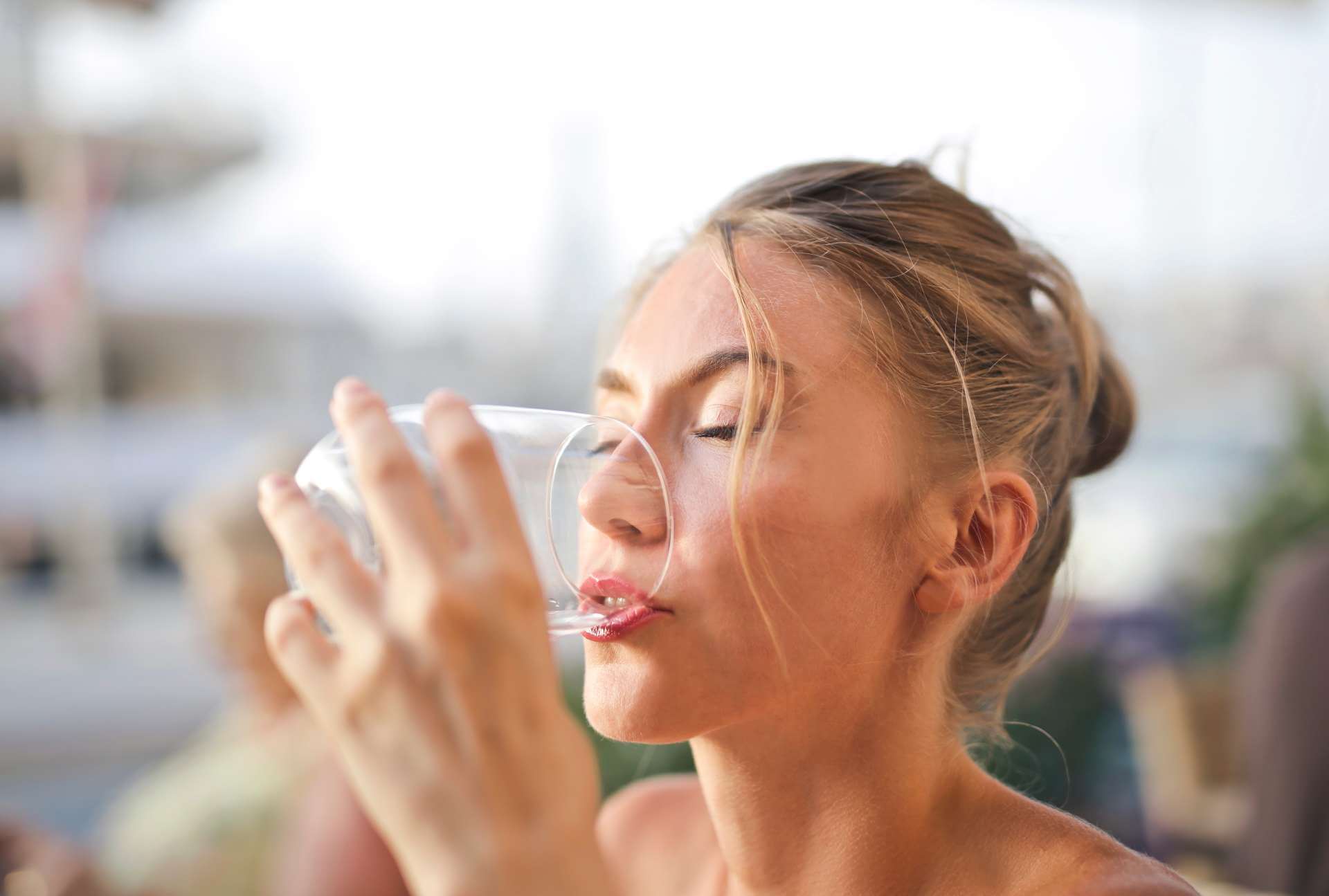 does-drinking-water-help-your-skin-reviva-labs