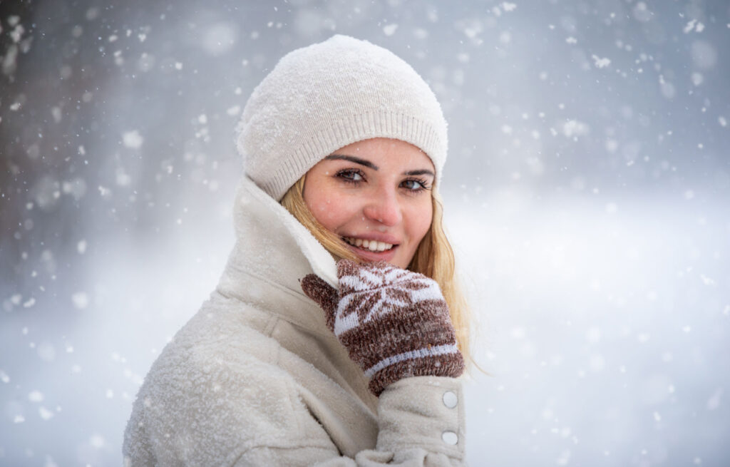 beautiful woman in wintertime among snow 2024 10 31 01 53 45 utc